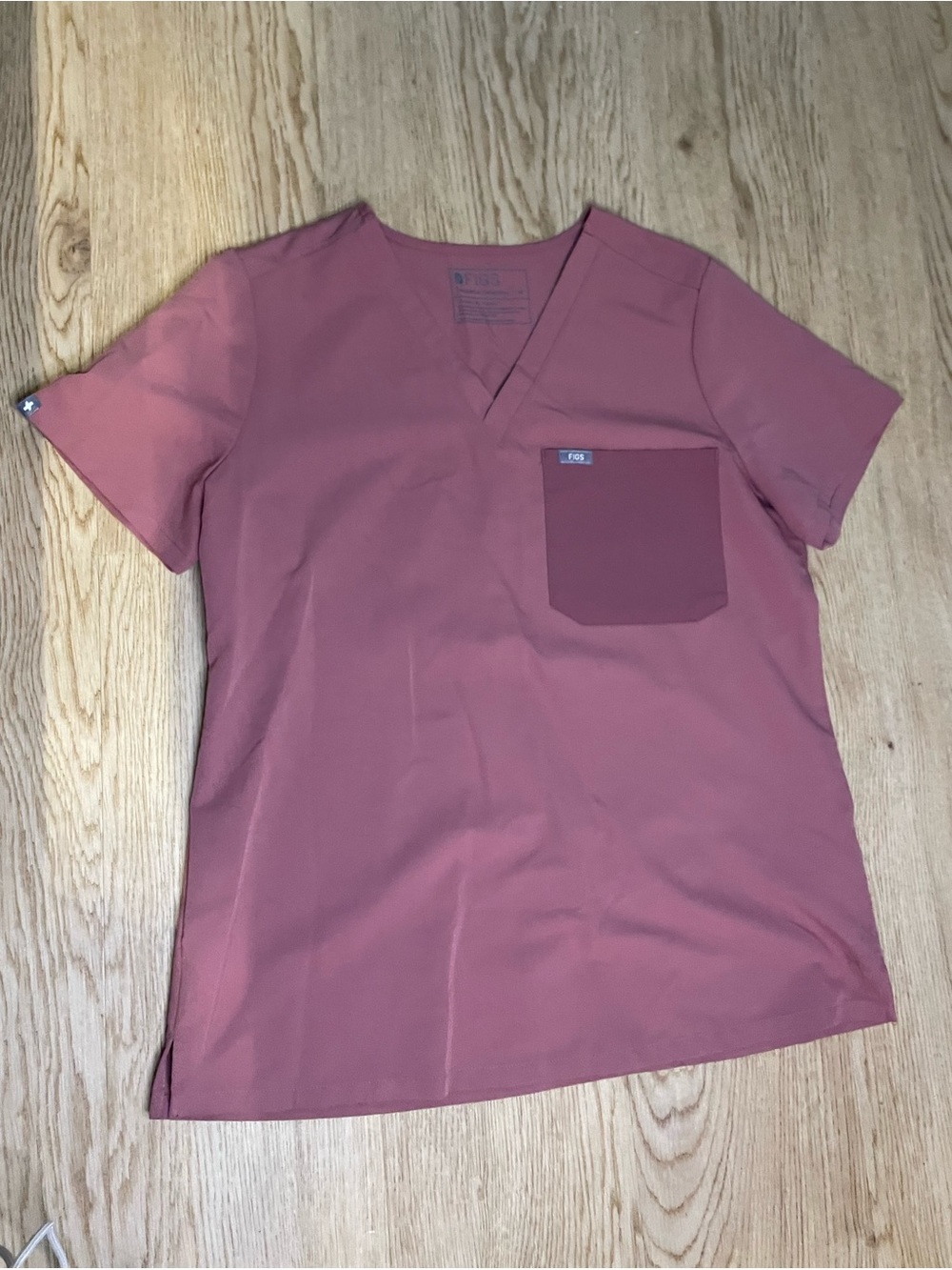 Figs Women's V-Neck Scrub Top in Dusty Rose